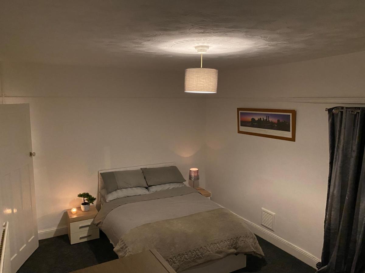 Spacious 2 Bed Apartment, Close To Village Shops Cardiff Exteriör bild