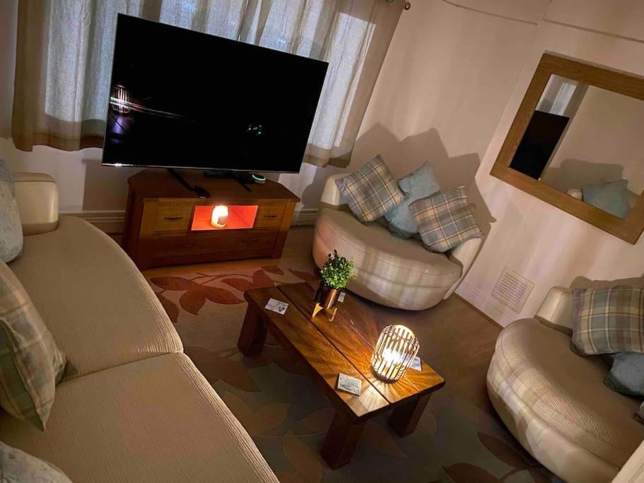 Spacious 2 Bed Apartment, Close To Village Shops Cardiff Exteriör bild