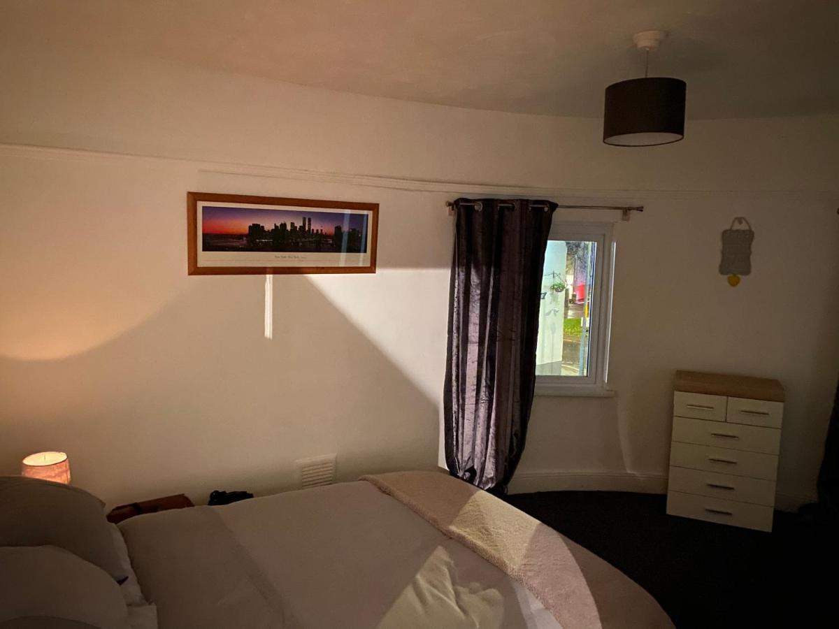 Spacious 2 Bed Apartment, Close To Village Shops Cardiff Exteriör bild